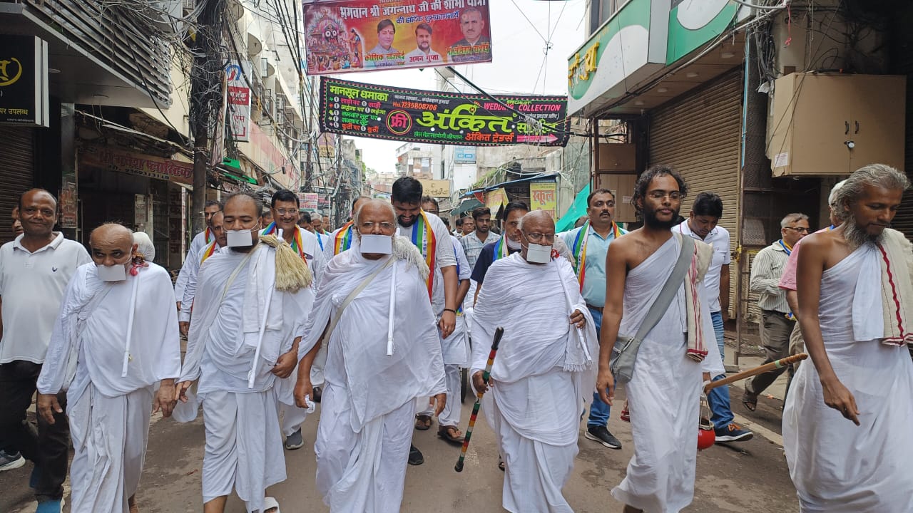 कानपुर  मे चातुर्मास के लिए ऐतिहासिक प्रवेश संपन्न हुआ 
